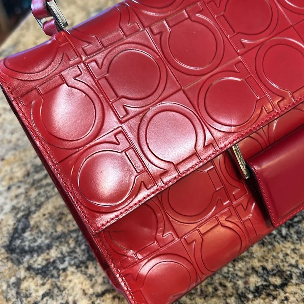 Salvatore Ferragamo Gancini embossed leather bag - Picture 8 of 16